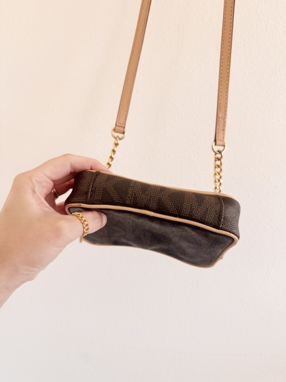 Michael Kors Brown Monogram Crossbody with Beige Trim - Picture 3 of 6